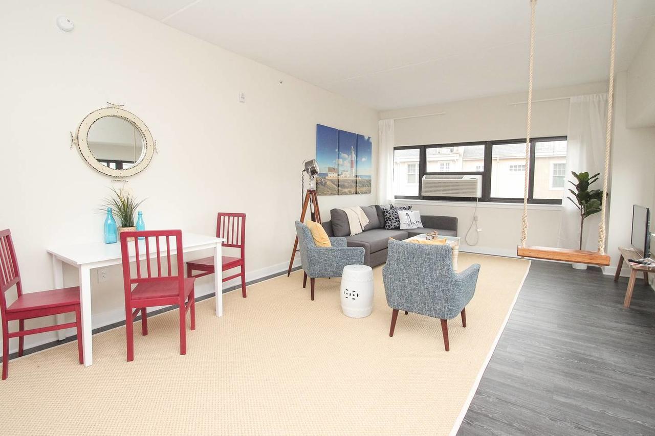 The Lighthouse - Society Hill, Center City Apartment *